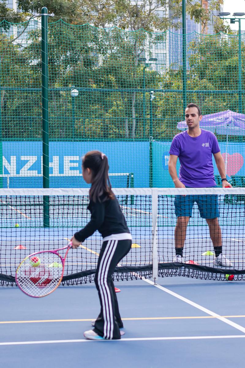 郑钦文1-2不敌西尼亚科娃 连续三年遭遇温网一轮